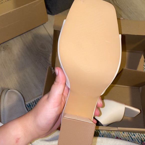 Cute cream square toed mules - Picture 3 of 3